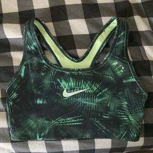 NEW Nike sports bra sz xs